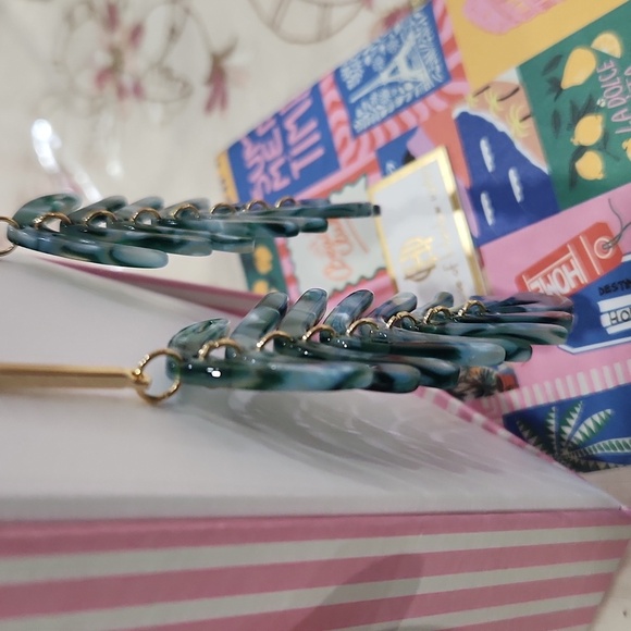 🔹️House of Harlow 🔹️14 k gold plated 4"  palm tree leaf  Drop Earrings - Picture 6 of 7